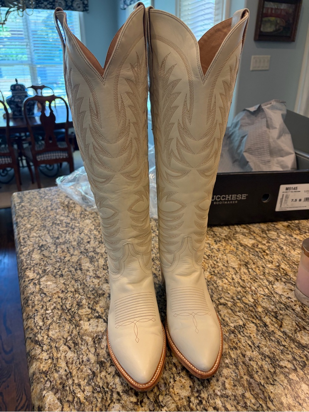 Lucchese Women’s Sorrell Tall Boot 7.5 Ivory